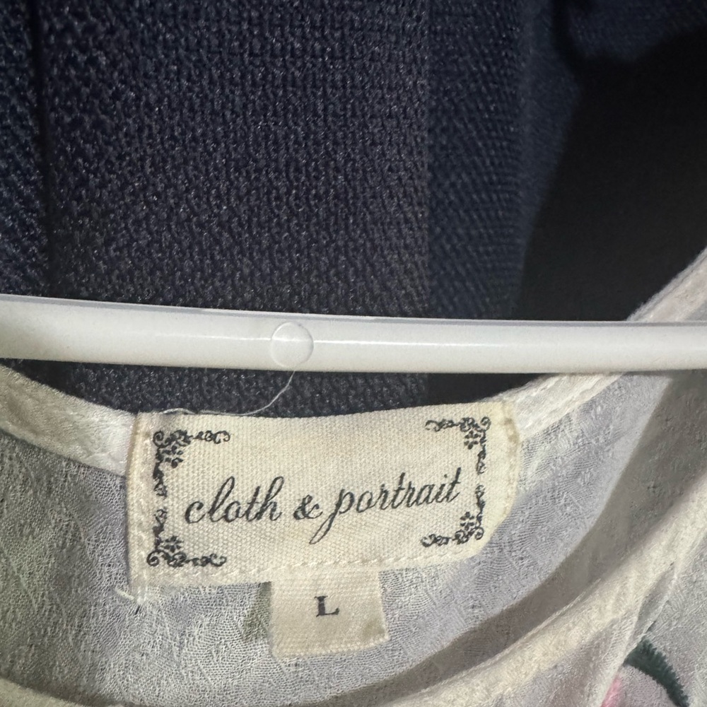 Embroidered White Blouse - Picture 5 of 6
